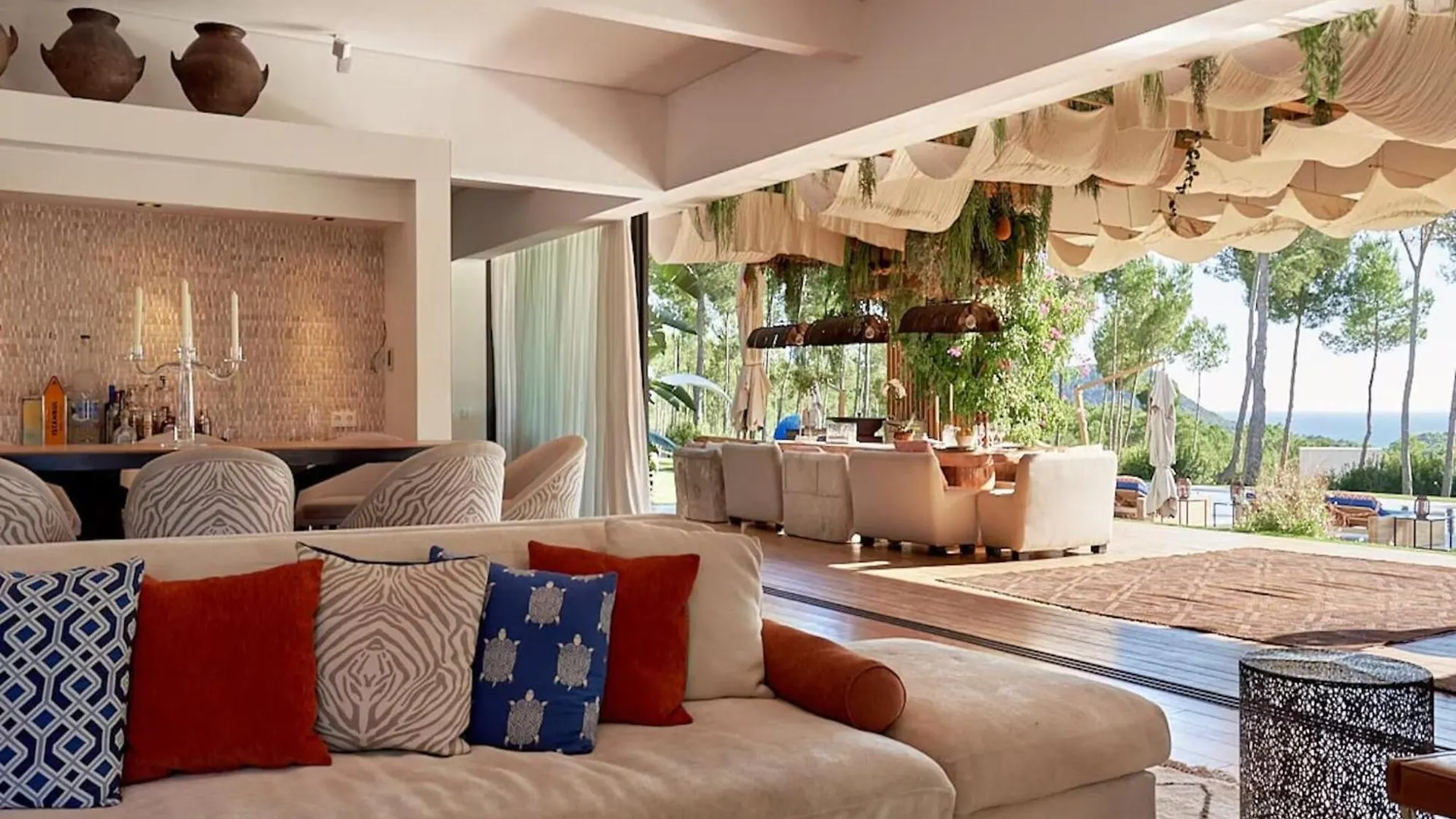 Modern Villa With Hot Tub Sant Josep de sa Talaia Spain