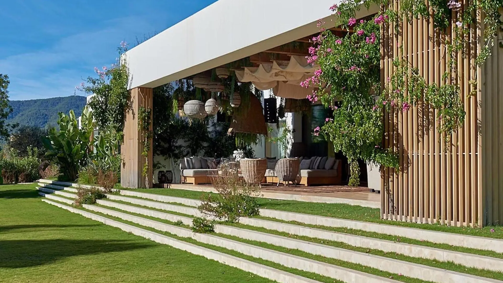 Modern Villa With Hot Tub Sant Josep de sa Talaia