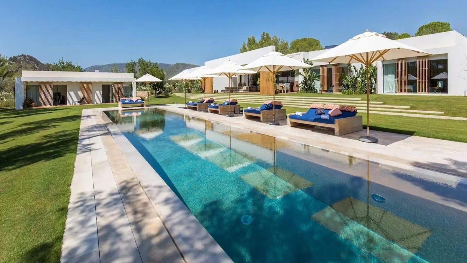 Modern Villa With Hot Tub Sant Josep de sa Talaia
