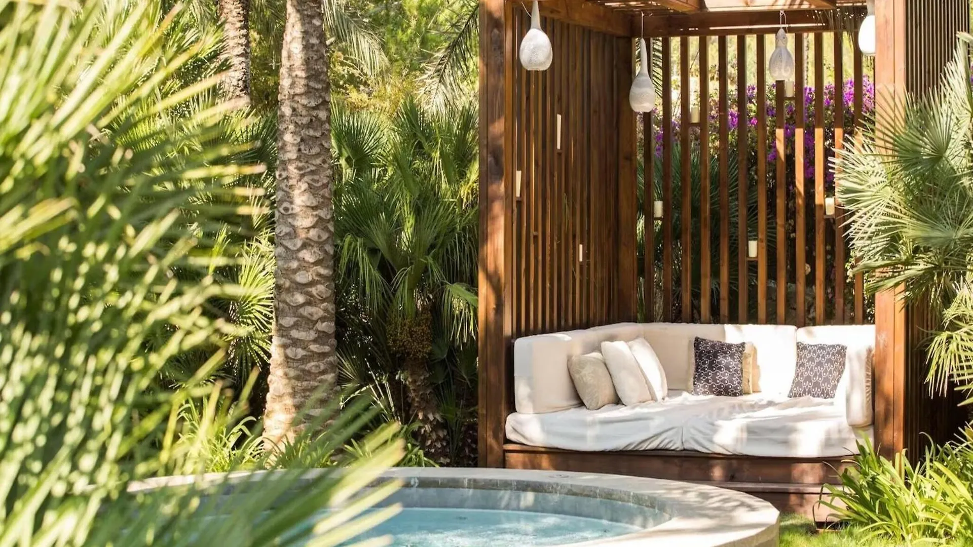 Modern Villa With Hot Tub Sant Josep de sa Talaia