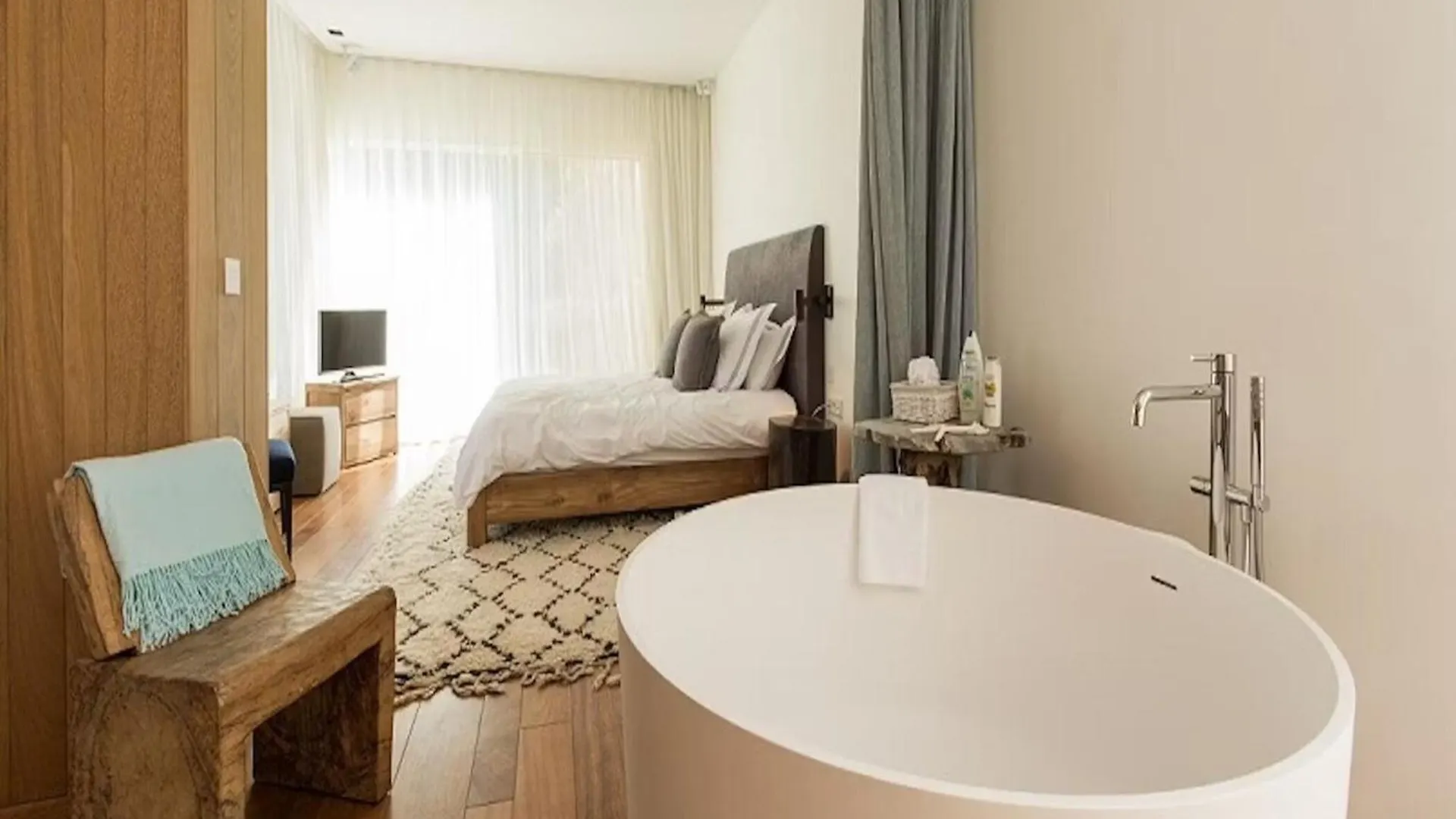 Modern Villa With Hot Tub Sant Josep de sa Talaia