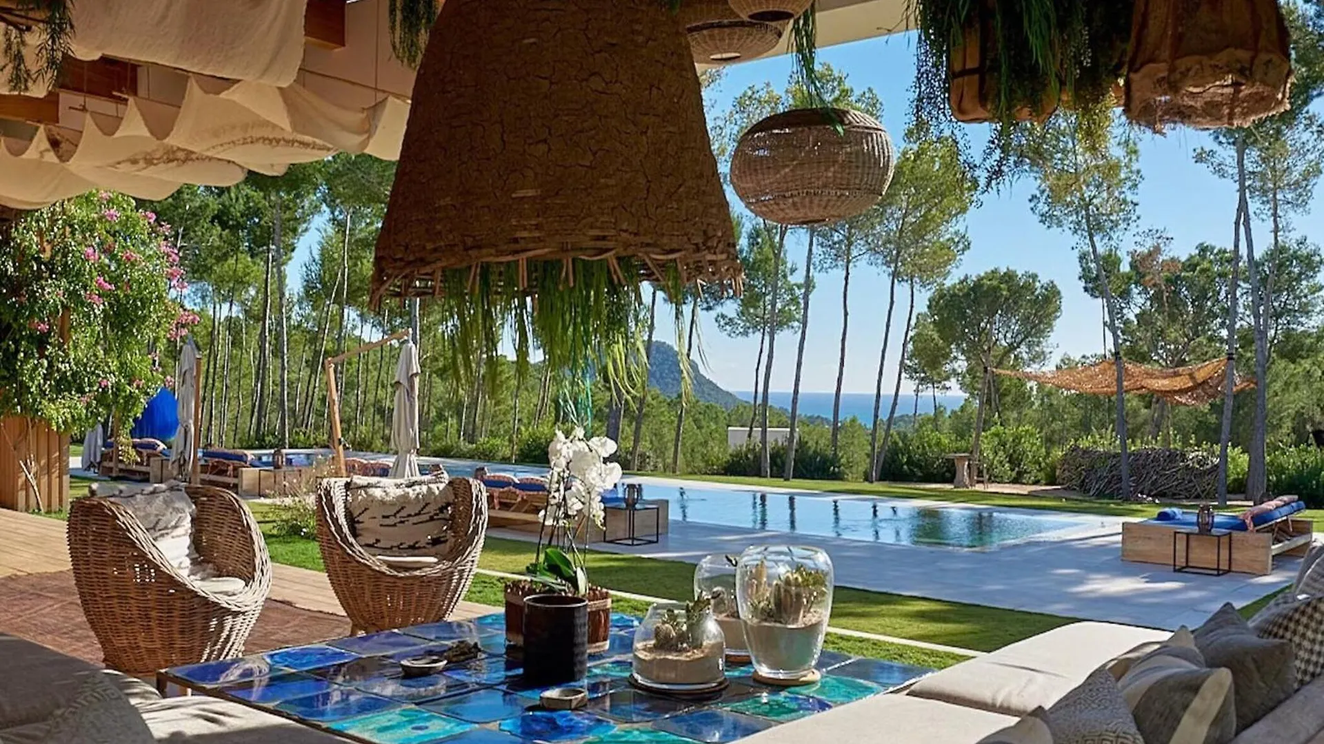 Modern Villa With Hot Tub Sant Josep de sa Talaia