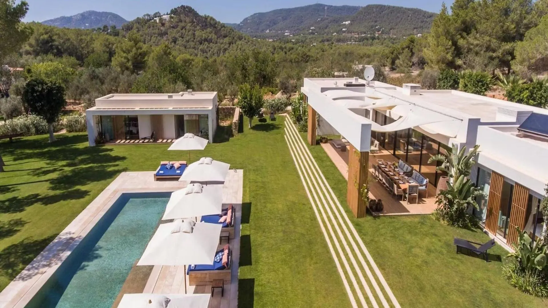 Modern Villa With Hot Tub Sant Josep de sa Talaia