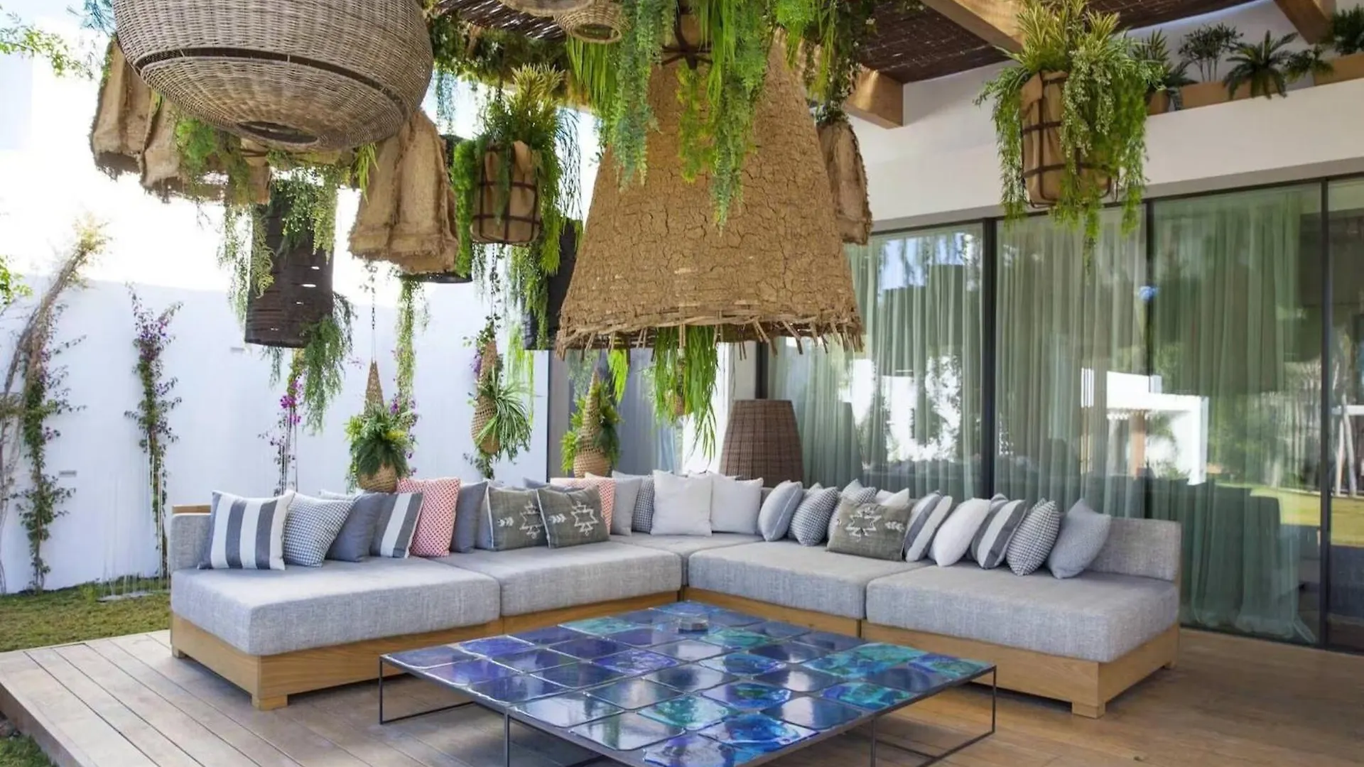 Modern Villa With Hot Tub Sant Josep de sa Talaia
